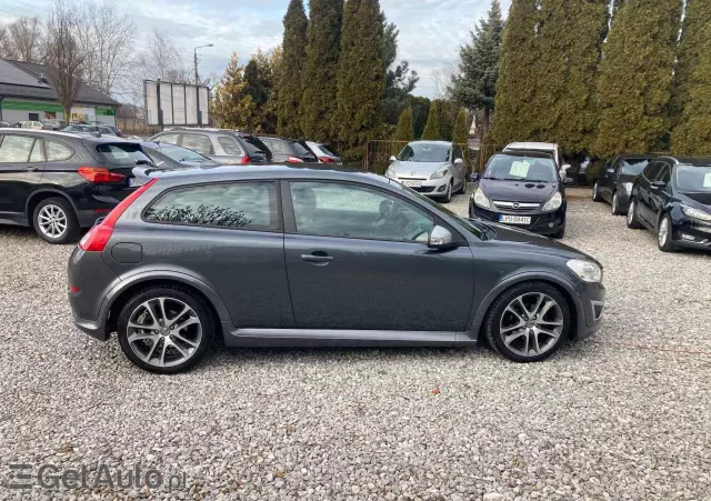 VOLVO C30 D2 DRIVe R-Design