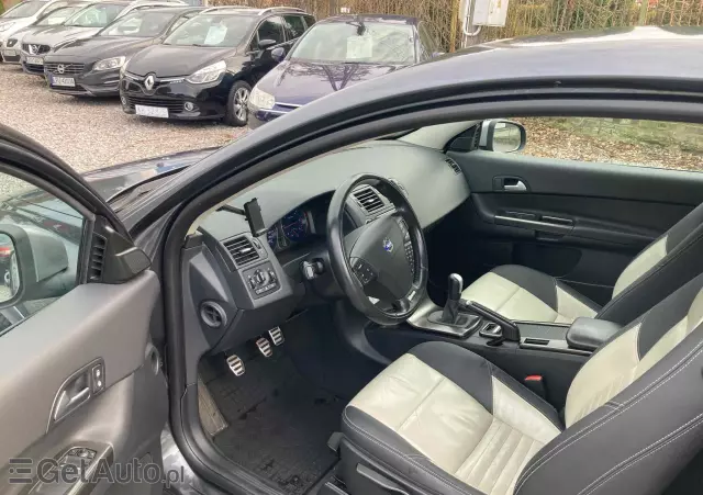 VOLVO C30 D2 DRIVe R-Design