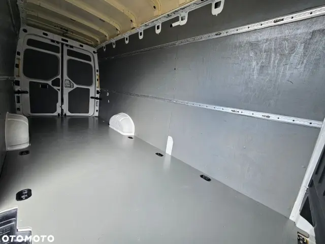 VOLKSWAGEN Crafter L