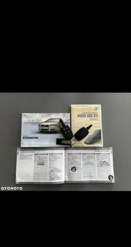 VOLVO V50 
