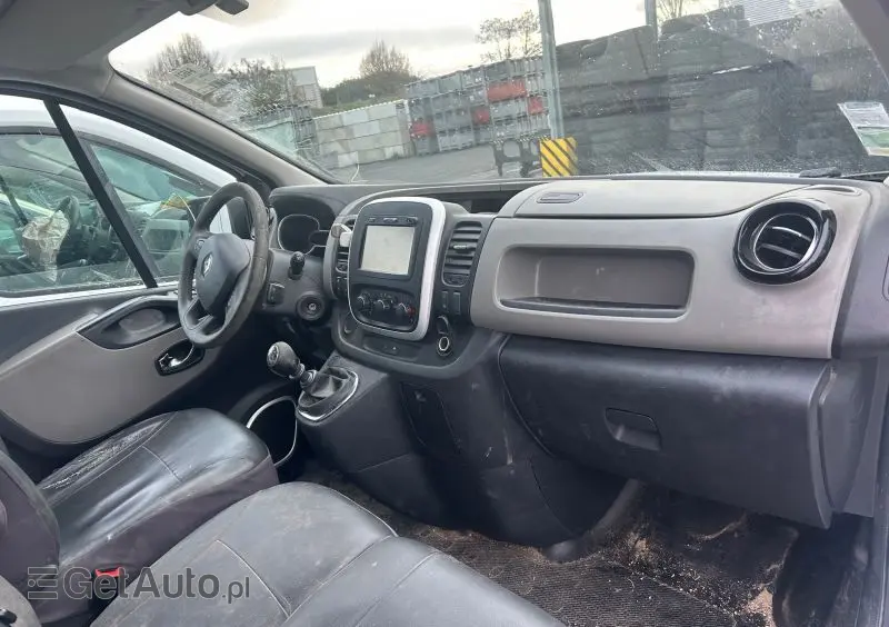 RENAULT TRAFIC 