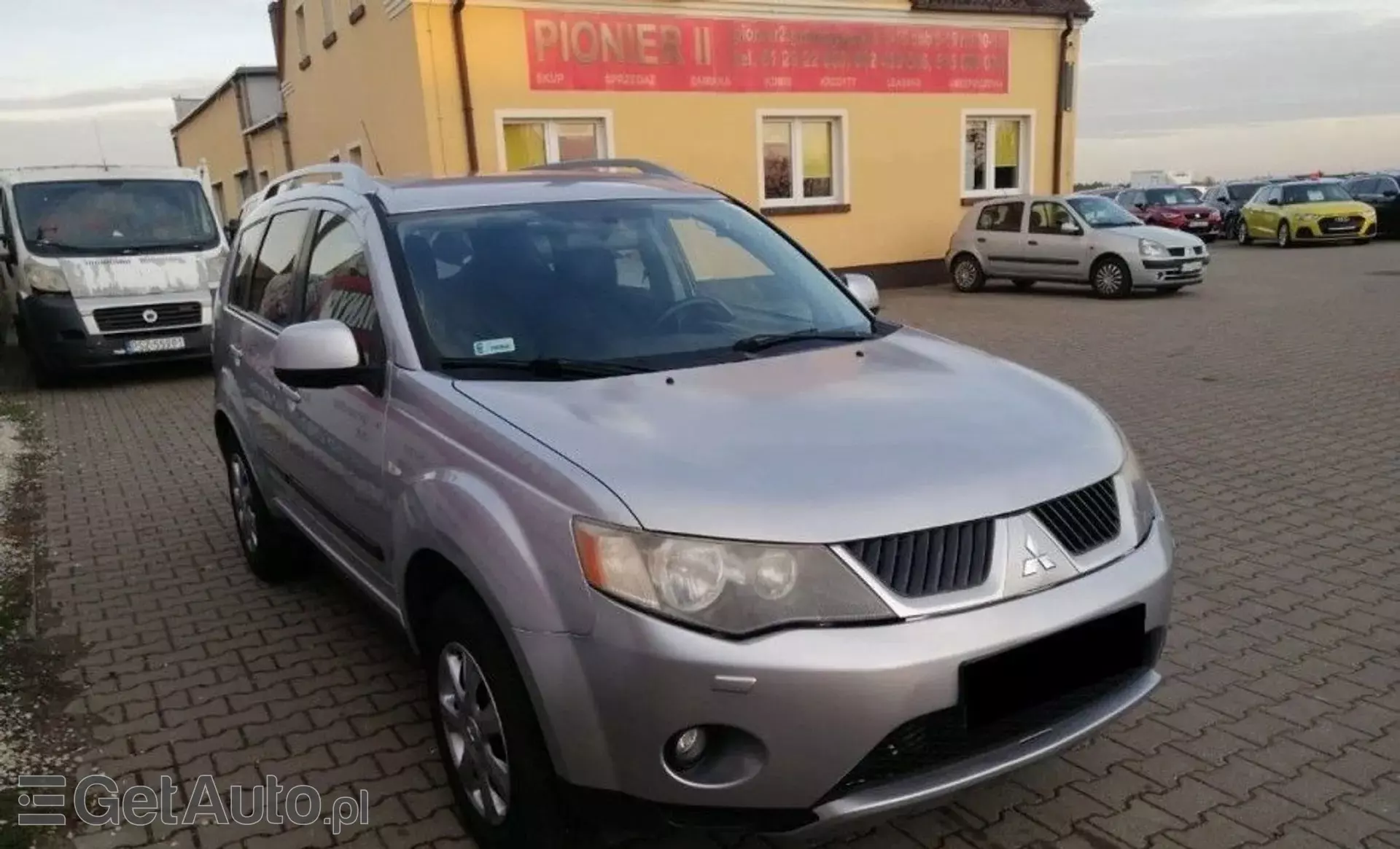 MITSUBISHI Outlander 
