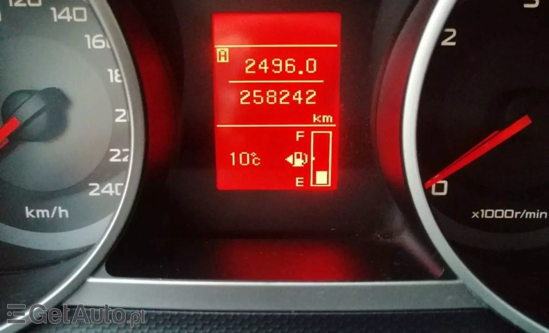 MITSUBISHI Outlander 