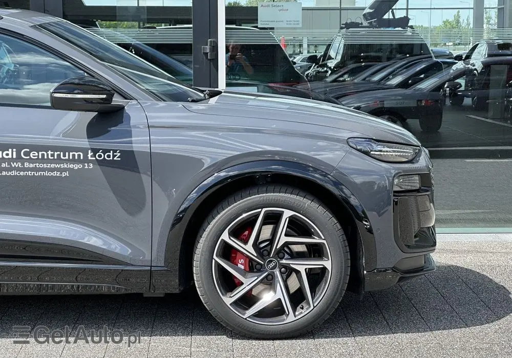 AUDI SQ6 Sportback e-tron 
