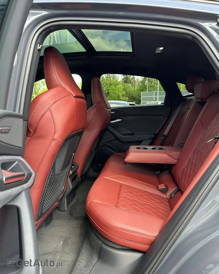 AUDI SQ6 Sportback e-tron 