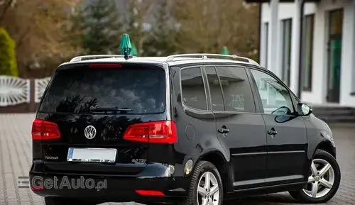 VOLKSWAGEN Touran 