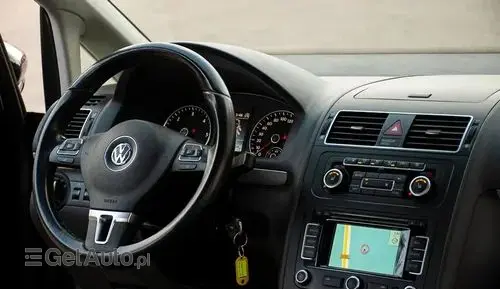 VOLKSWAGEN Touran 