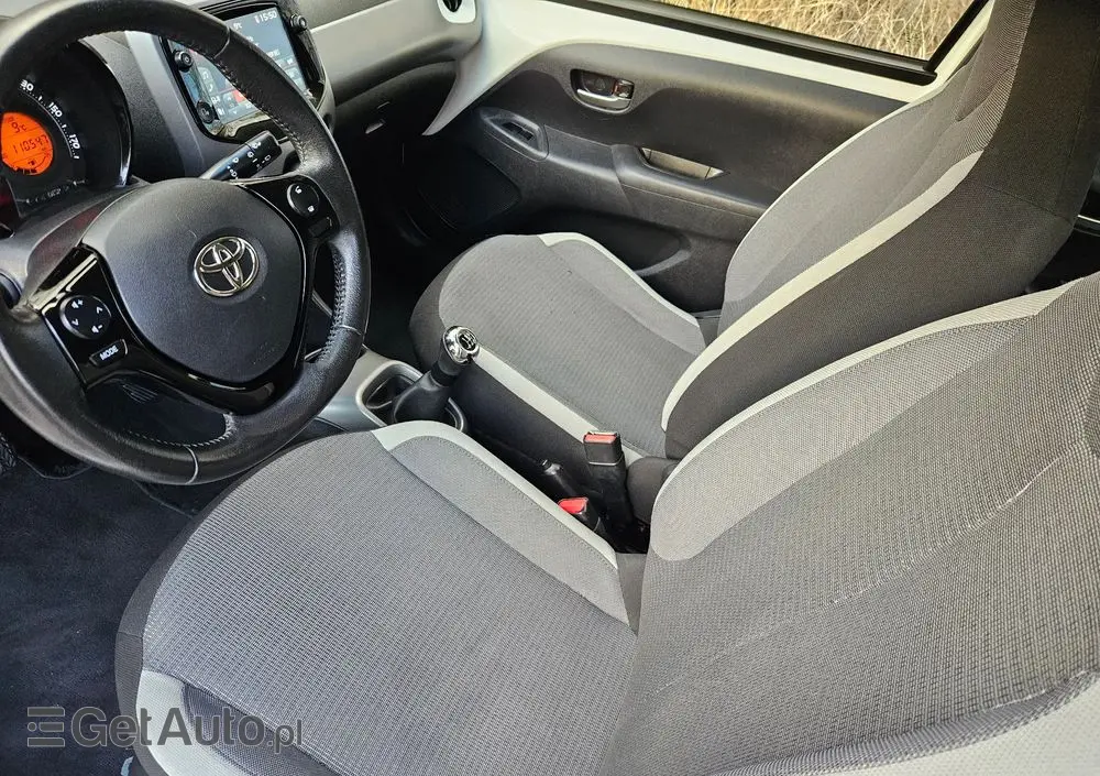 TOYOTA Aygo 1.0 VVT-i Black Edition