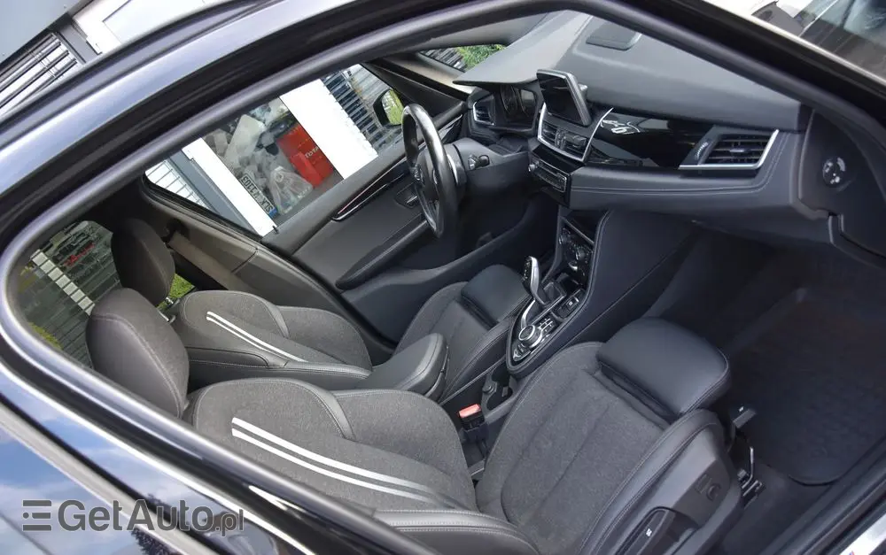 BMW Seria 2 218d xDrive Sport-Aut M Sport