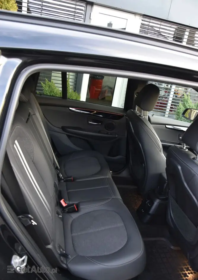 BMW Seria 2 218d xDrive Sport-Aut M Sport