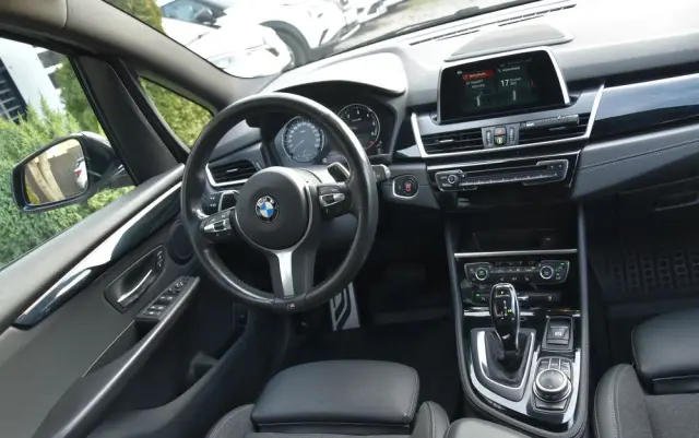 BMW Seria 2 218d xDrive Sport-Aut M Sport
