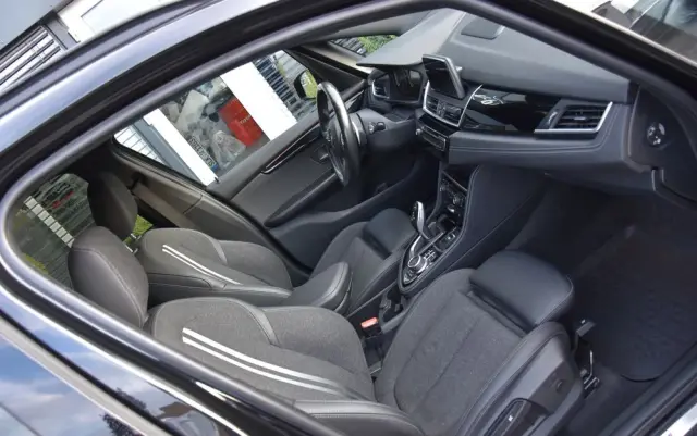 BMW Seria 2 218d xDrive Sport-Aut M Sport