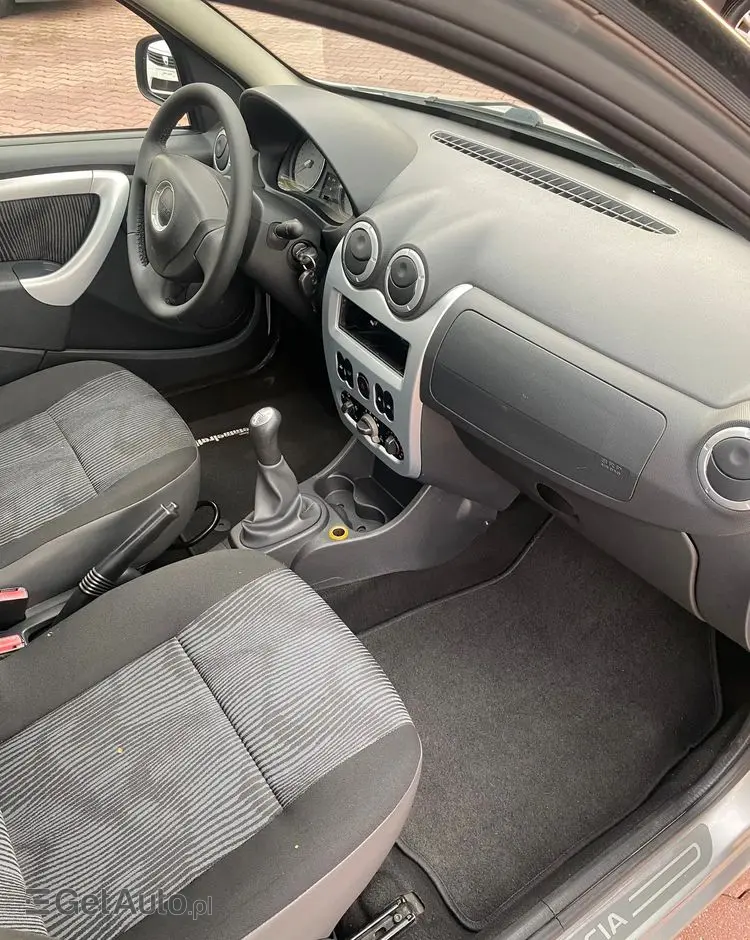 DACIA Sandero 1.4 Laureate