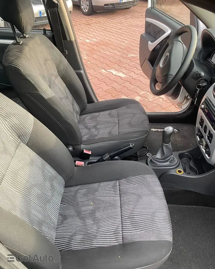 DACIA Sandero 1.4 Laureate