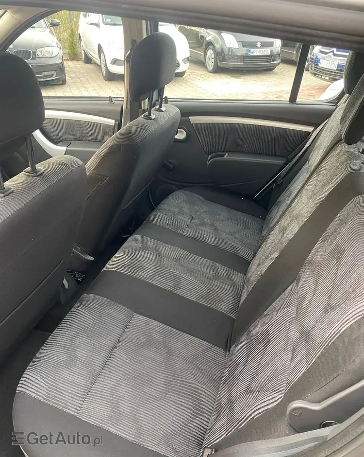 DACIA Sandero 1.4 Laureate