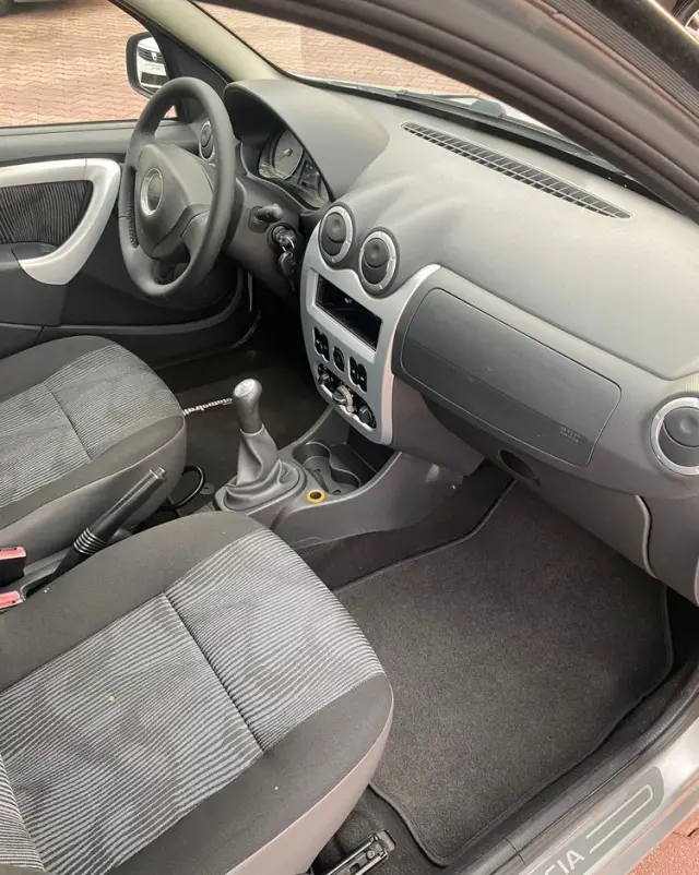 DACIA Sandero 1.4 Laureate