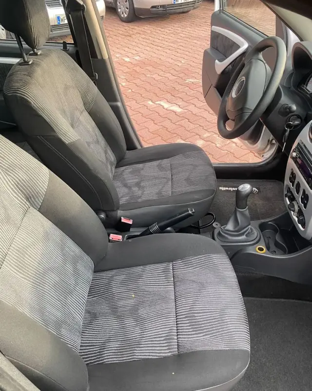 DACIA Sandero 1.4 Laureate