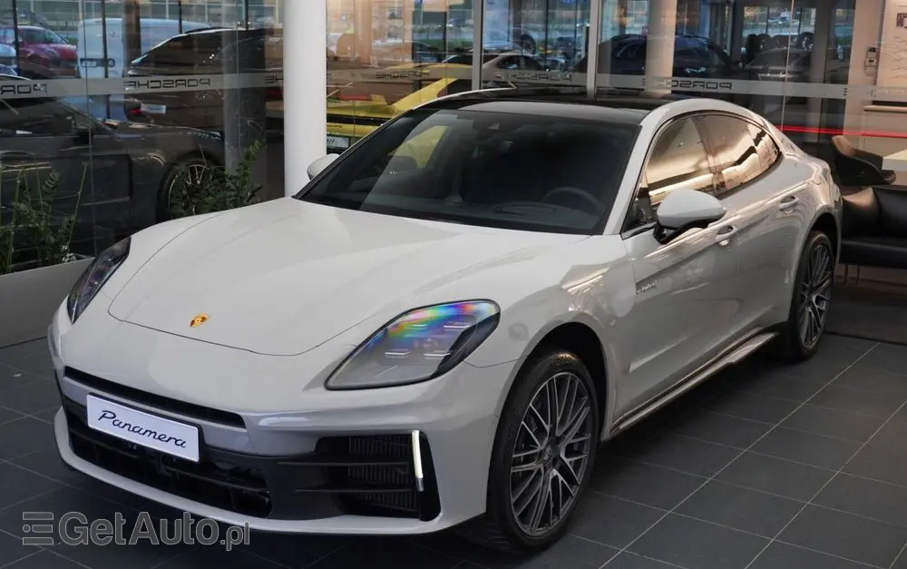 PORSCHE Panamera 
