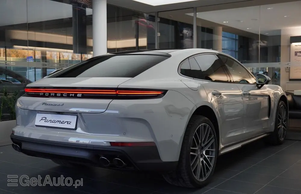 PORSCHE Panamera 