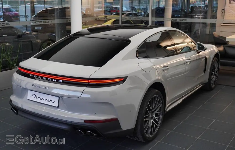 PORSCHE Panamera 