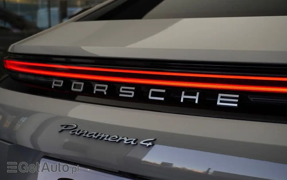 PORSCHE Panamera 