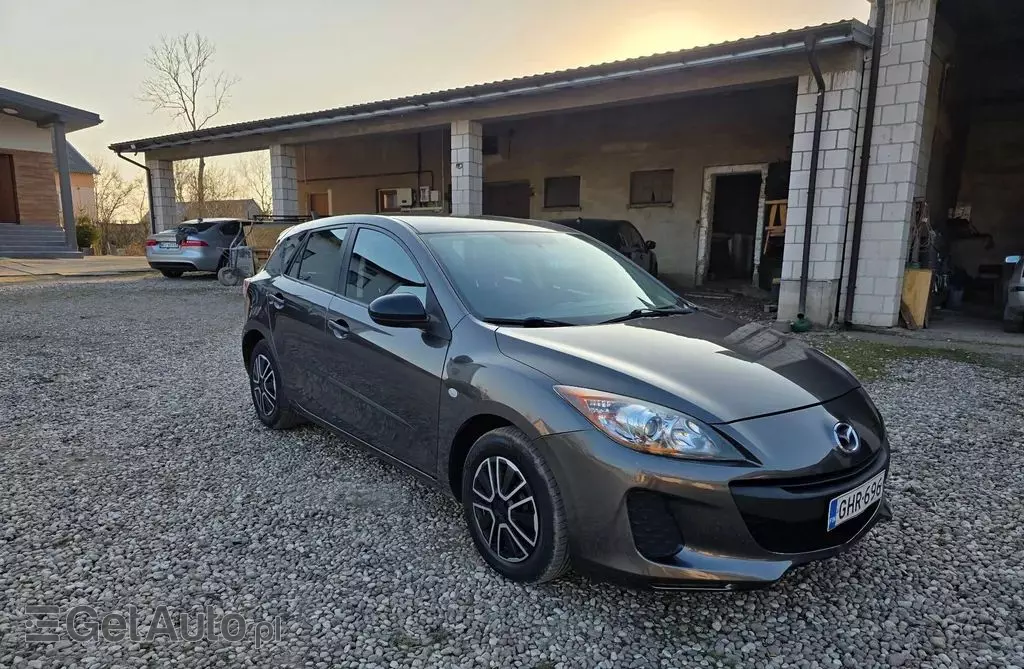 MAZDA 3 
