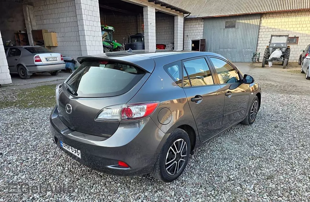 MAZDA 3 