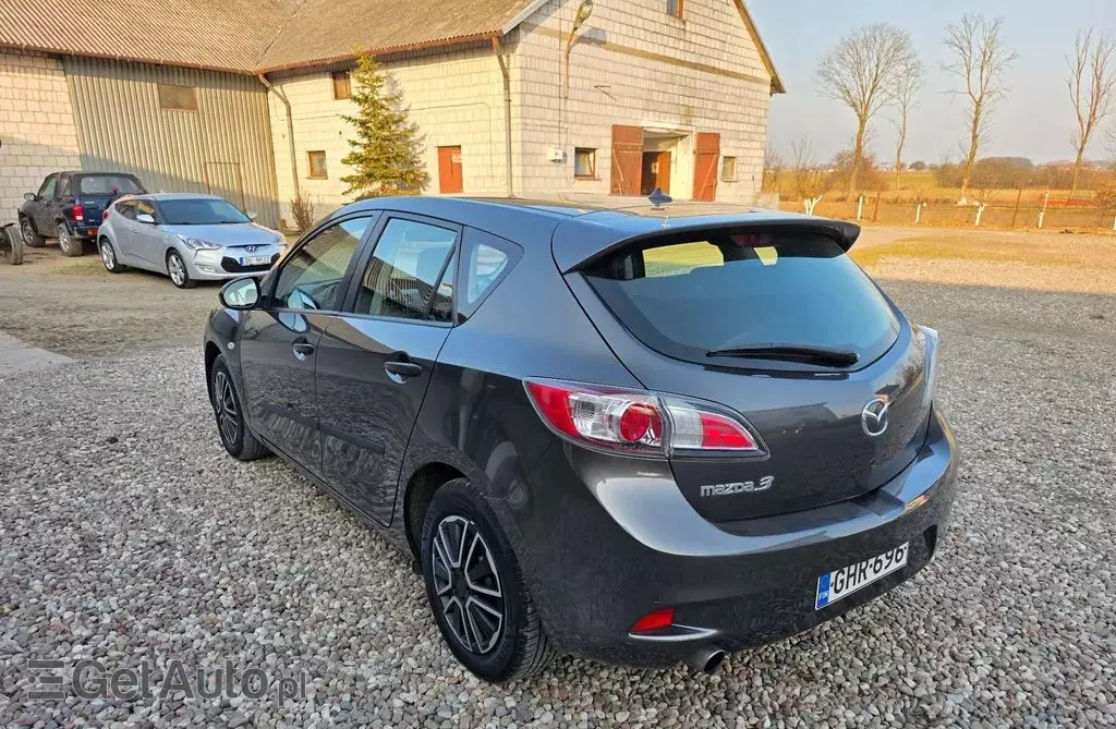 MAZDA 3 