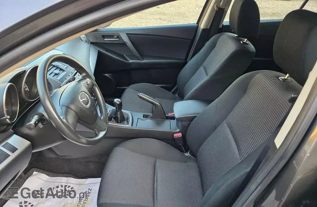 MAZDA 3 