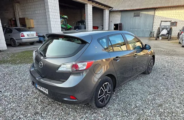 MAZDA 3 