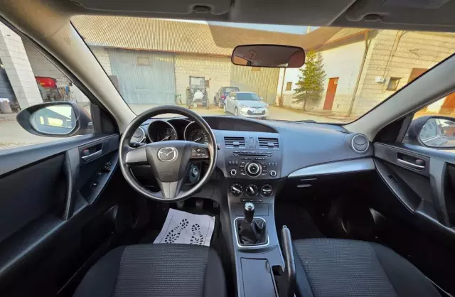 MAZDA 3 