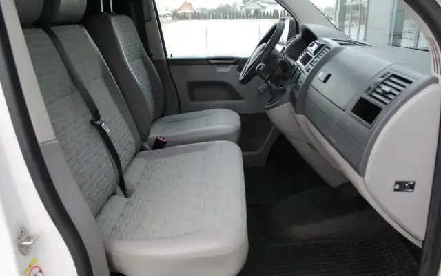 VOLKSWAGEN Transporter T6 