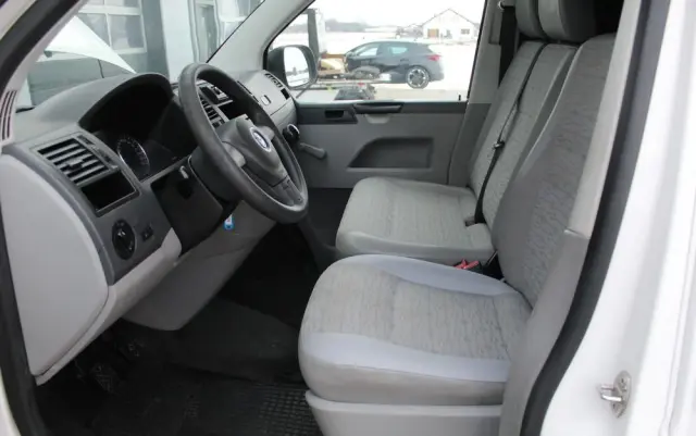 VOLKSWAGEN Transporter T6 