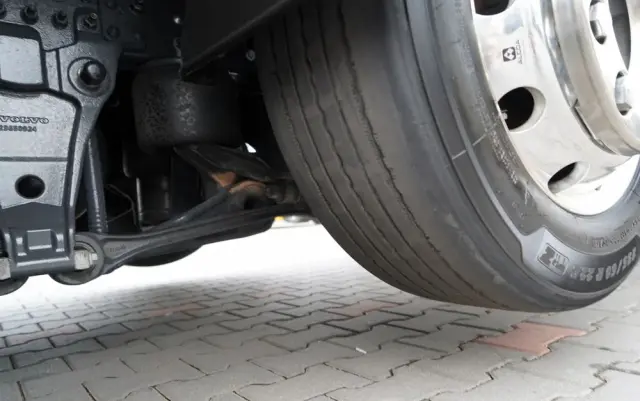 VOLVO FH 500 / XXL / ZESTAW TANDEM PRZEJAZDOWY 120 M3 / 2024 / I-PARK COOL / ZAWIESIE DOKI DO WÓZKA / OŚ PODNOSZONA / ALUFELGI / PRZYCZEPA WECON / PO KONTRAKCIE SERWISOWYM 