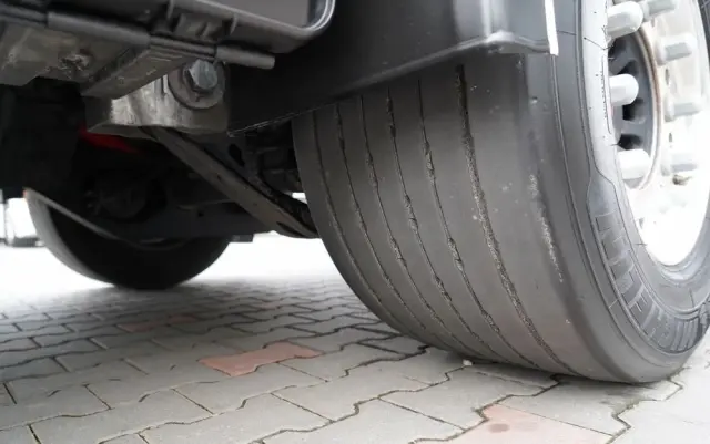 VOLVO FH 500 / XXL / ZESTAW TANDEM PRZEJAZDOWY 120 M3 / 2024 / I-PARK COOL / ZAWIESIE DOKI DO WÓZKA / OŚ PODNOSZONA / ALUFELGI / PRZYCZEPA WECON / PO KONTRAKCIE SERWISOWYM 