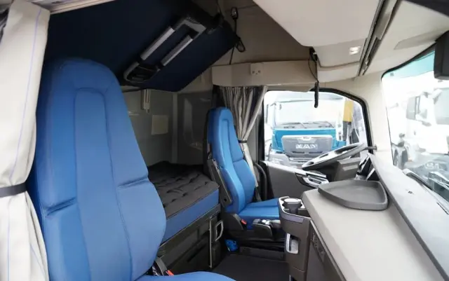 VOLVO FH 500 / XXL / ZESTAW TANDEM PRZEJAZDOWY 120 M3 / 2024 / I-PARK COOL / ZAWIESIE DOKI DO WÓZKA / OŚ PODNOSZONA / ALUFELGI / PRZYCZEPA WECON / PO KONTRAKCIE SERWISOWYM 