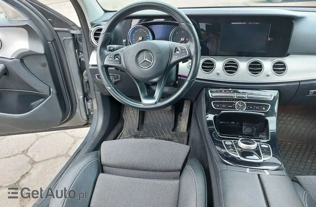 MERCEDES-BENZ Klasa E 