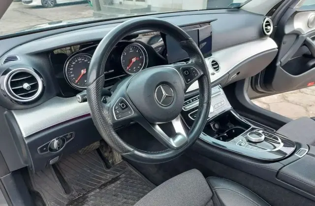 MERCEDES-BENZ Klasa E 