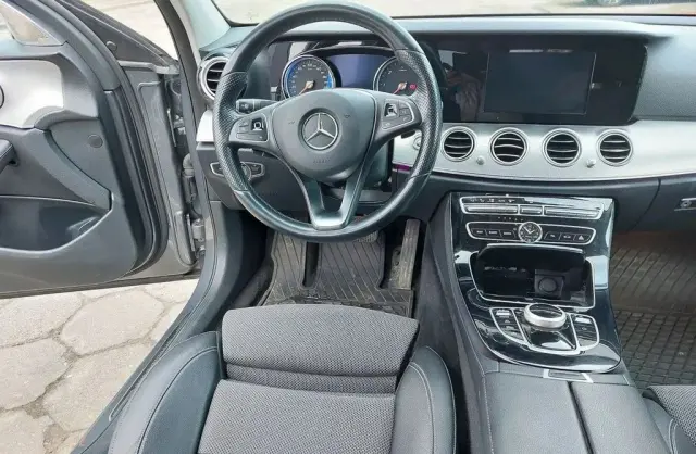 MERCEDES-BENZ Klasa E 