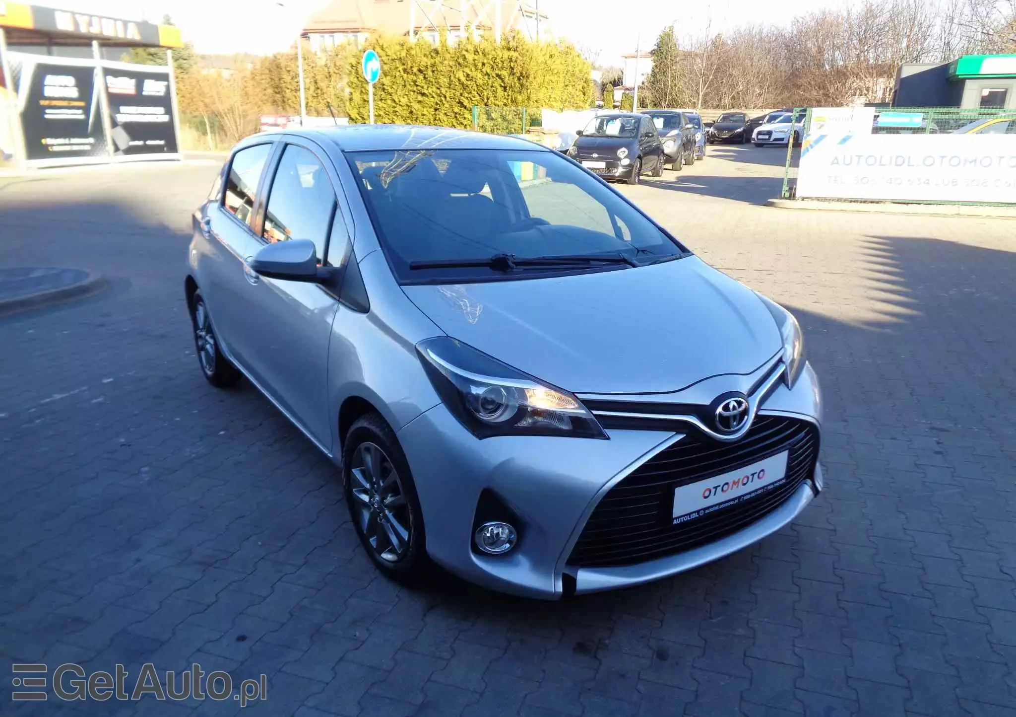 TOYOTA Yaris 1.33 Selection Platinum MS