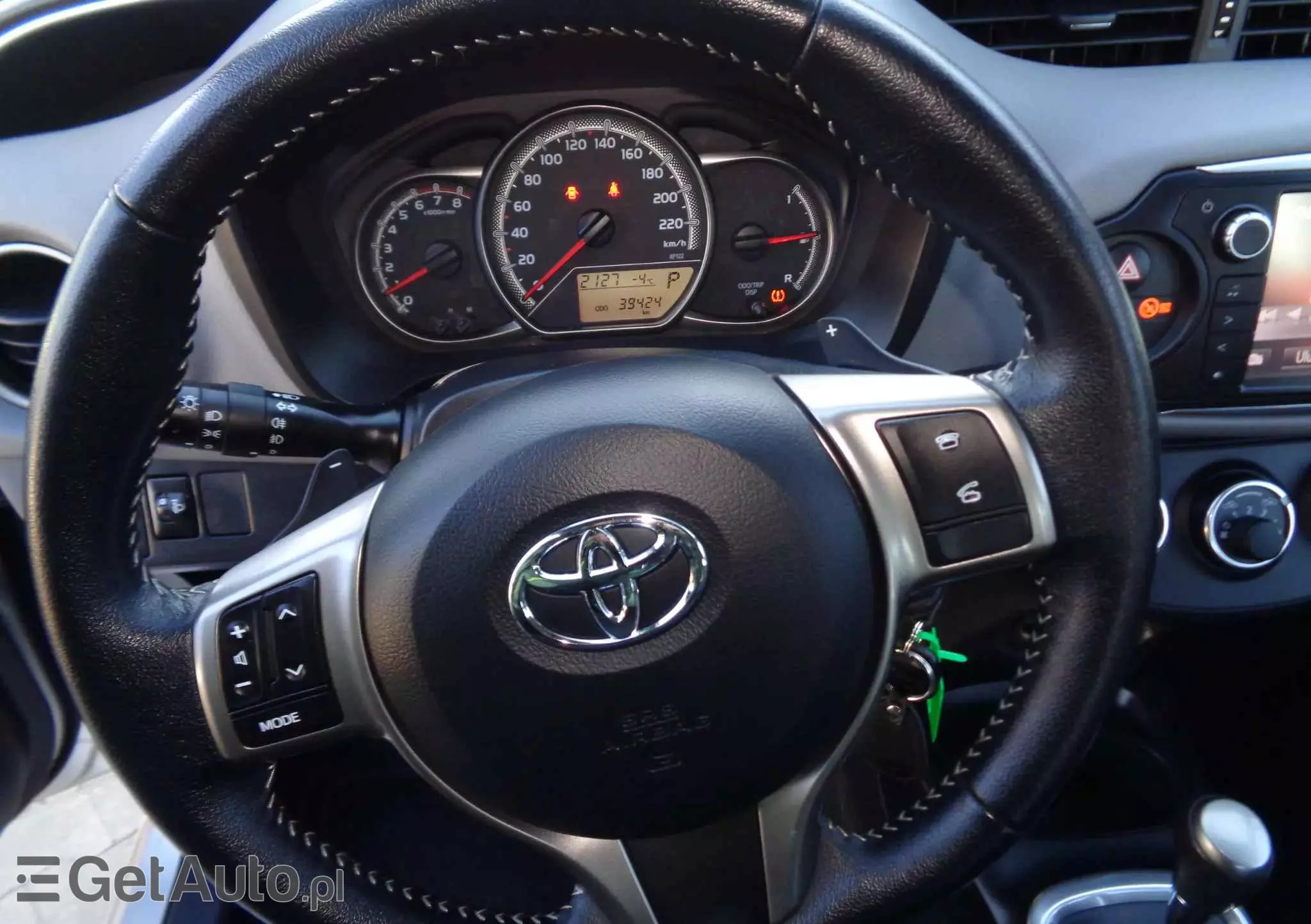 TOYOTA Yaris 1.33 Selection Platinum MS