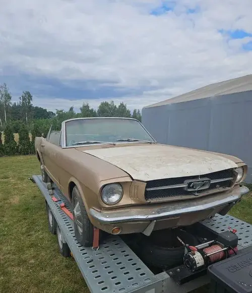 FORD Mustang 