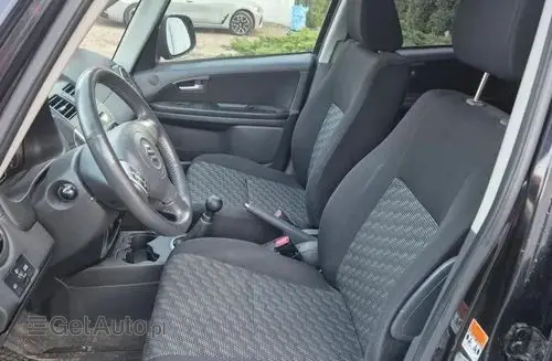 SUZUKI SX4 