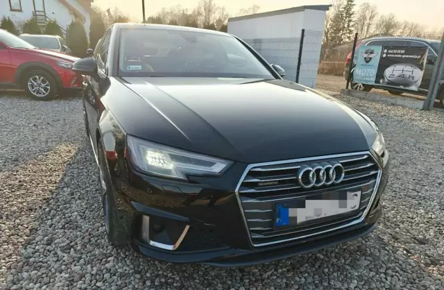 AUDI A4 