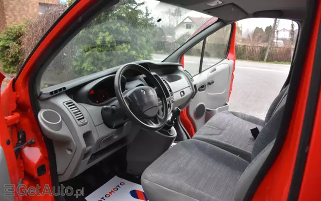 RENAULT Trafic 