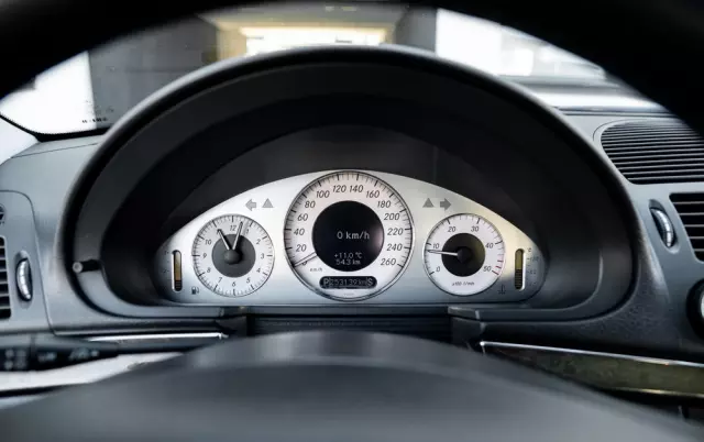 MERCEDES-BENZ Klasa E 