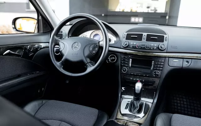 MERCEDES-BENZ Klasa E 