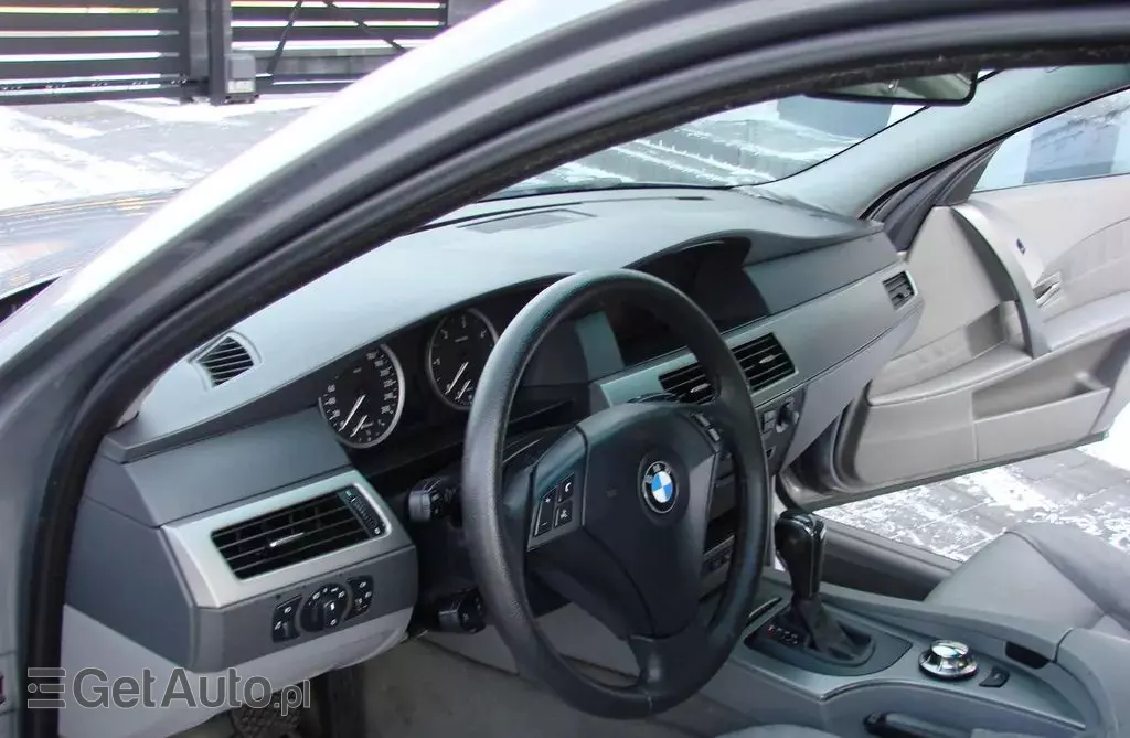 BMW Seria 5 525d (177 KM)