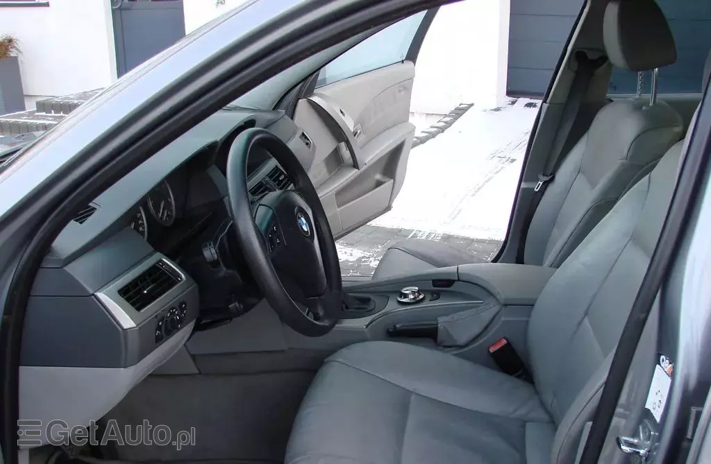 BMW Seria 5 525d (177 KM)