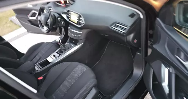 PEUGEOT 308 SW BlueHDi 120 Stop & Start Allure